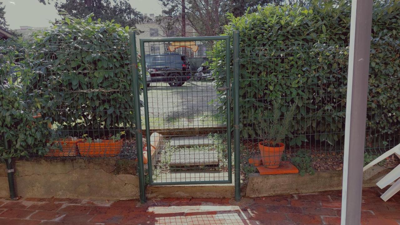 La Piccola Oasi Con Parcheggio Daire Floransa Dış mekan fotoğraf